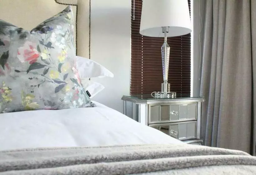 ペンション Fleur De Lis Guesthouse