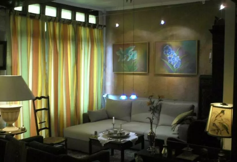 Aamiaismajoitus (B&B) Maison De La Loire