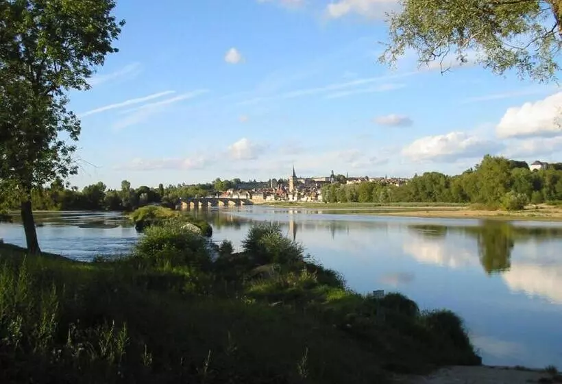 Aamiaismajoitus (B&B) Maison De La Loire