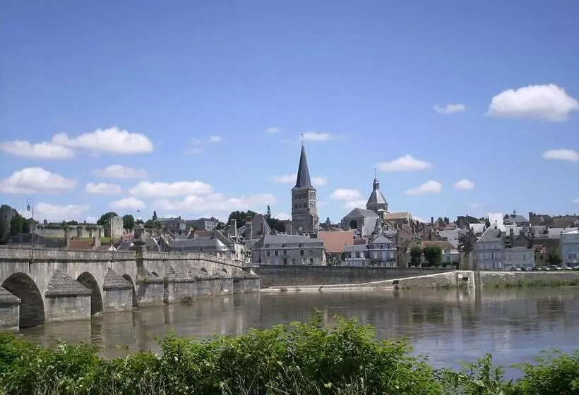 Aamiaismajoitus (B&B) Maison De La Loire
