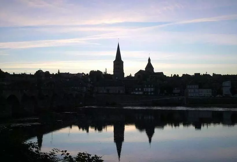 Aamiaismajoitus (B&B) Maison De La Loire