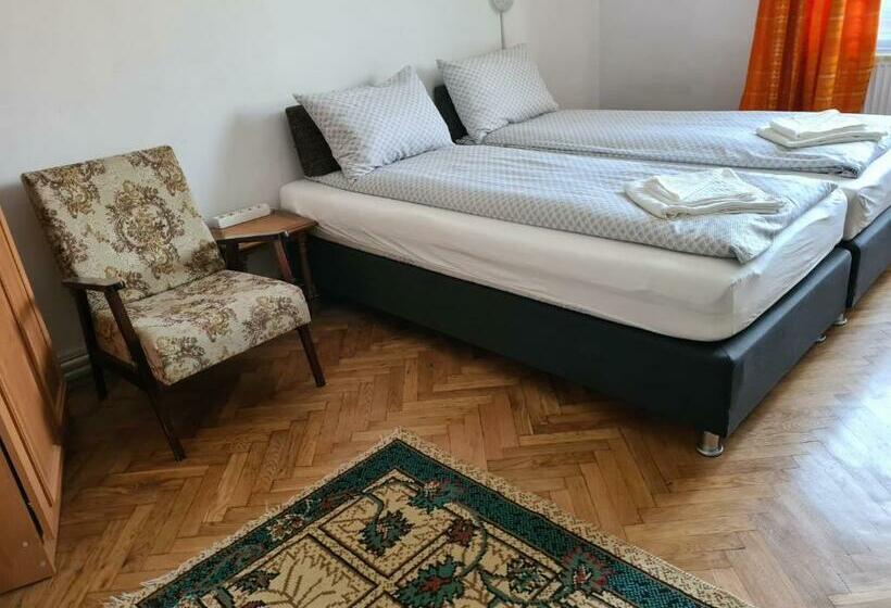 پانسیون Aurora Vendégház