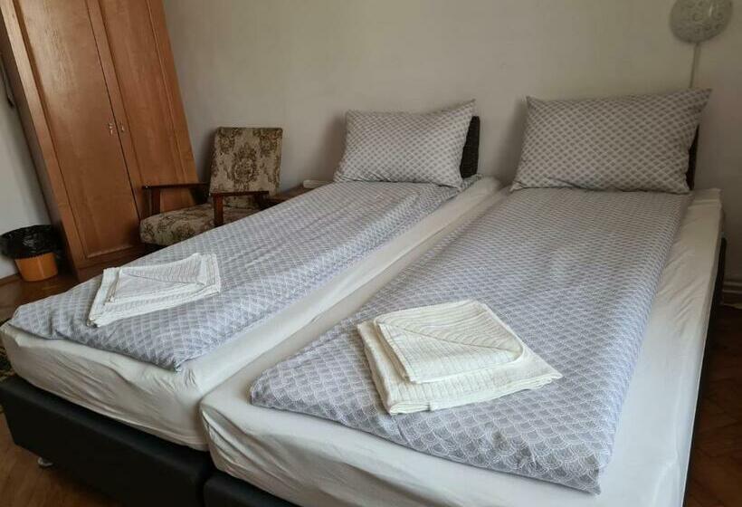 پانسیون Aurora Vendégház