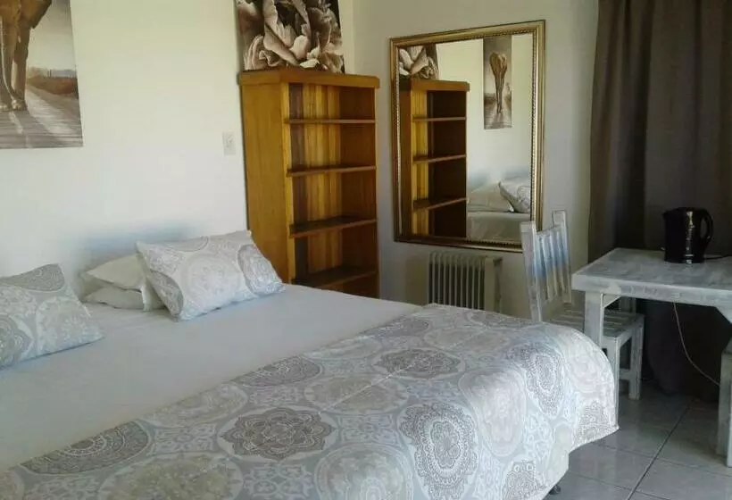 پانسیون Come Home In Oudtshoorn Self Catering Units