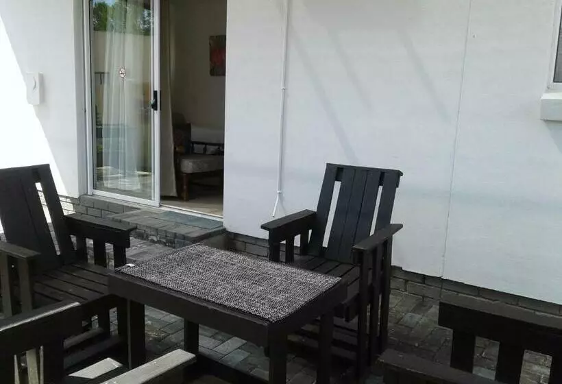 پانسیون Come Home In Oudtshoorn Self Catering Units