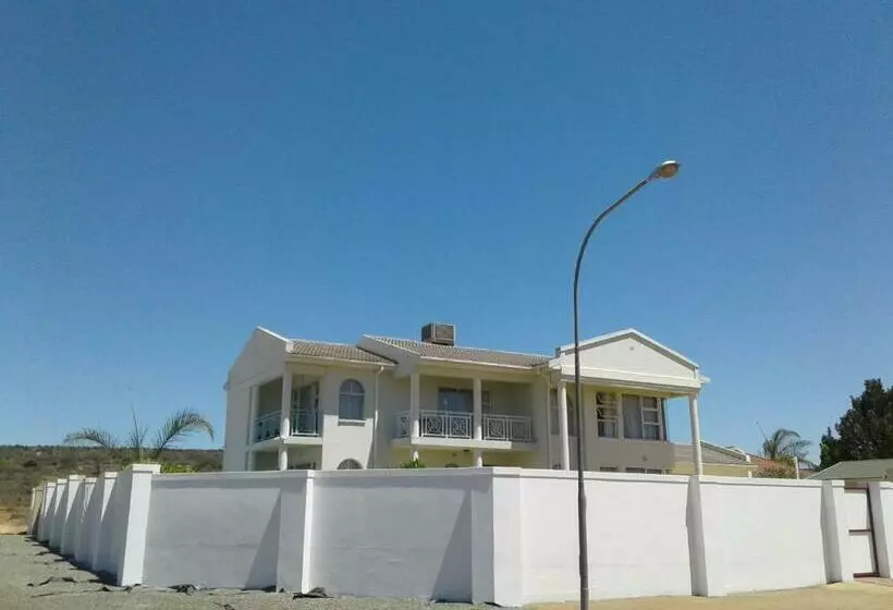 پانسیون Come Home In Oudtshoorn Self Catering Units