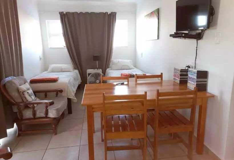 پانسیون Come Home In Oudtshoorn Self Catering Units