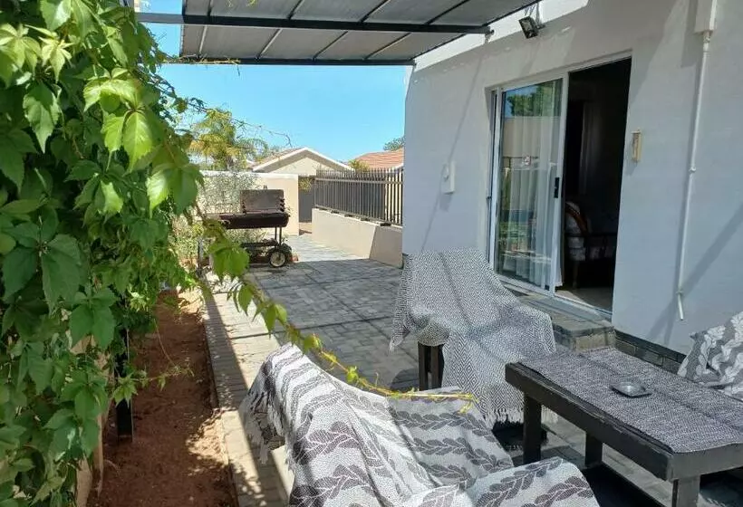 پانسیون Come Home In Oudtshoorn Self Catering Units