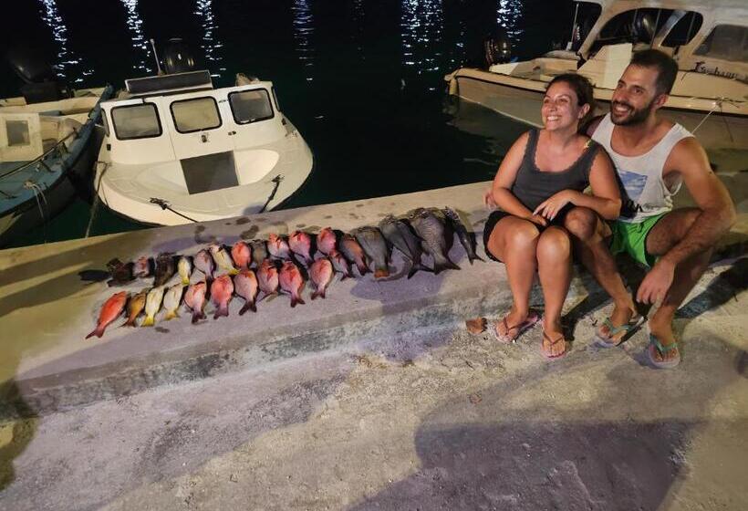 پانسیون Nirili Villa