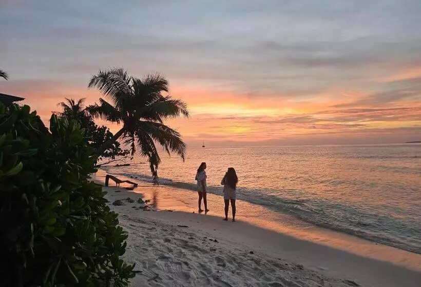 پانسیون Nirili Villa