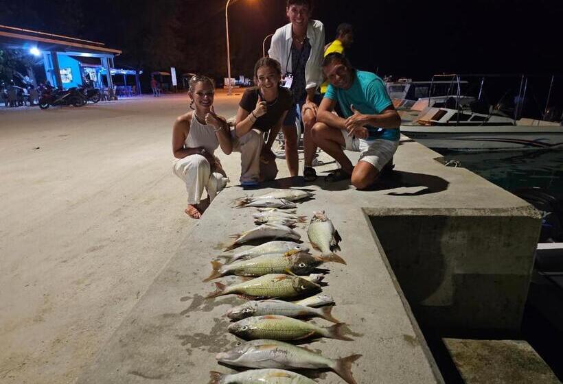 پانسیون Nirili Villa