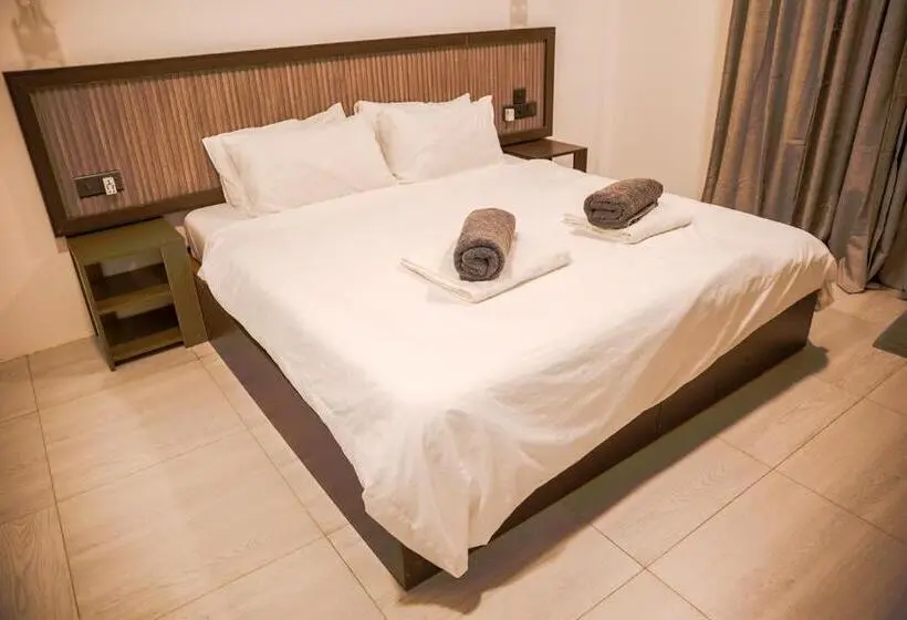 پانسیون Nirili Villa