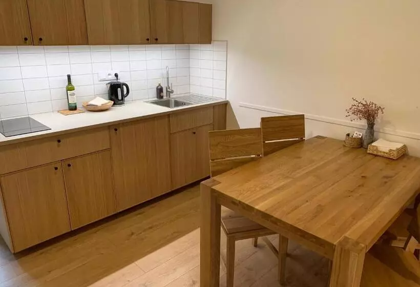 Yasna Apartments