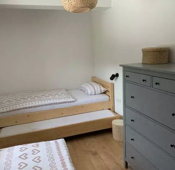 Yasna Apartments