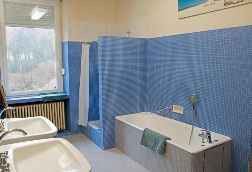 ベッドアンドブレックファースト Chez Marlyse Chambres Et Table D Hôtes