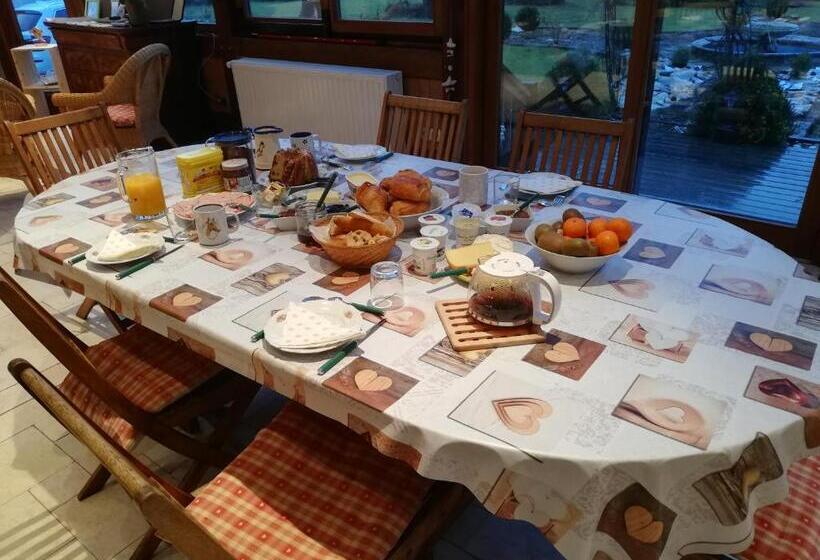 ベッドアンドブレックファースト Chez Marlyse Chambres Et Table D Hôtes
