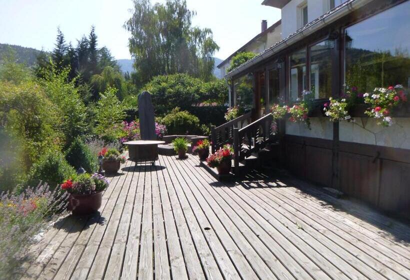 ベッドアンドブレックファースト Chez Marlyse Chambres Et Table D Hôtes