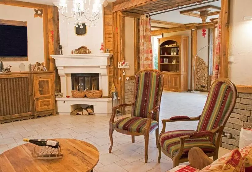 ベッドアンドブレックファースト Chez Marlyse Chambres Et Table D Hôtes
