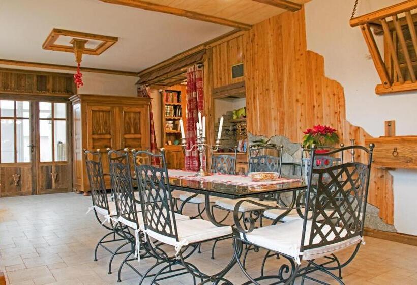 ベッドアンドブレックファースト Chez Marlyse Chambres Et Table D Hôtes