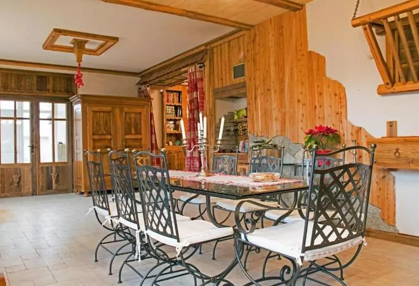 ベッドアンドブレックファースト Chez Marlyse Chambres Et Table D Hôtes