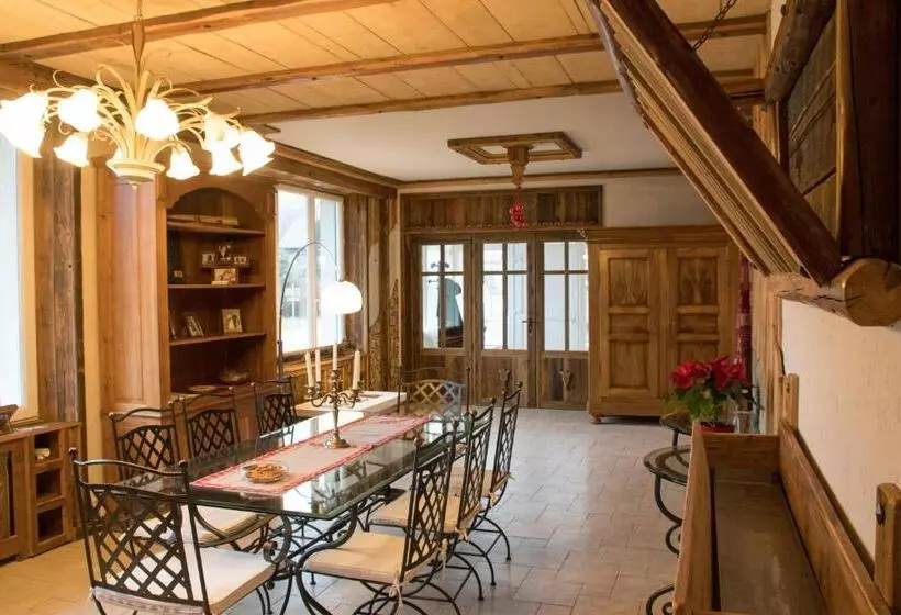 ベッドアンドブレックファースト Chez Marlyse Chambres Et Table D Hôtes