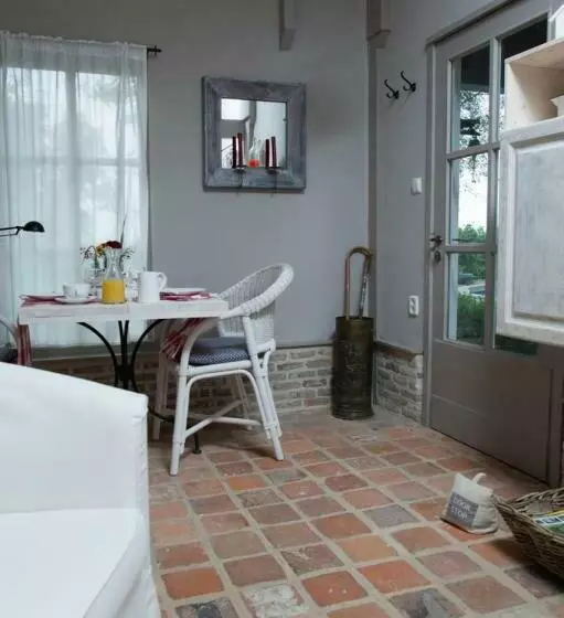 Aamiaismajoitus (B&B) In D Ouwe Vlaamse Schuur