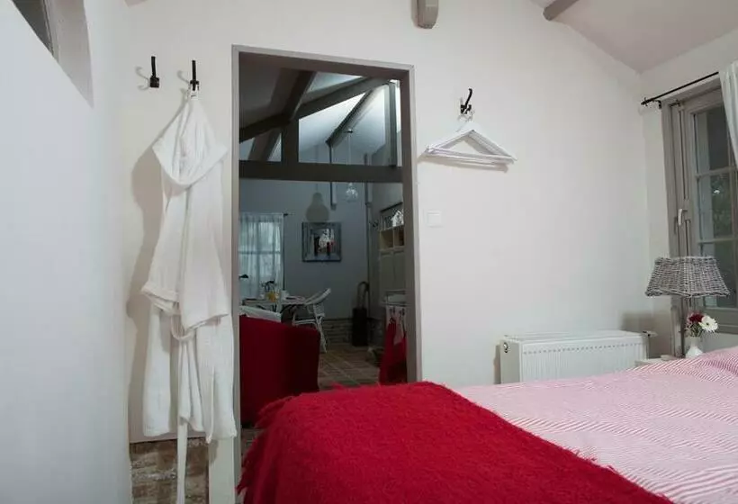 Aamiaismajoitus (B&B) In D Ouwe Vlaamse Schuur