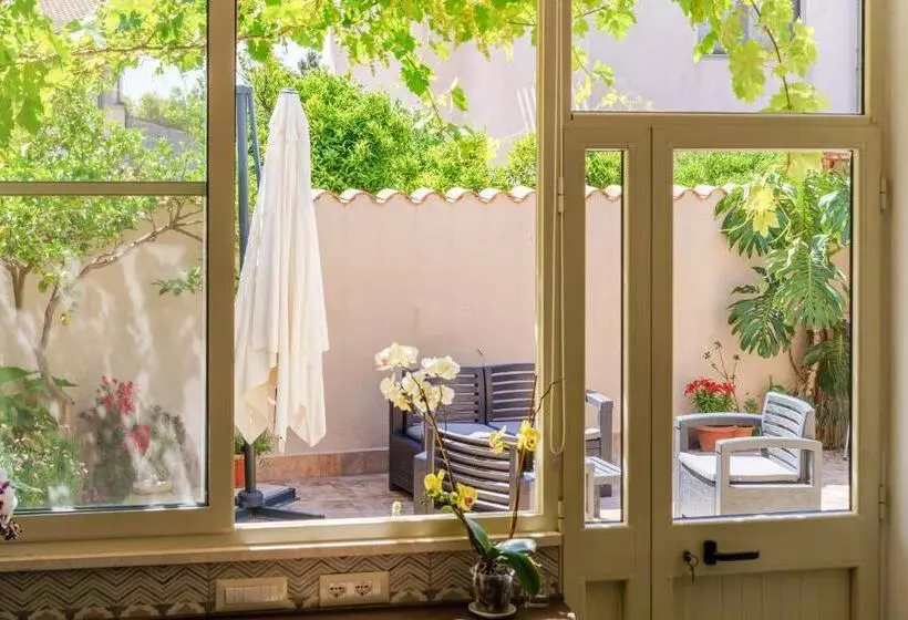 ペンション 40° Parallelo Guest House