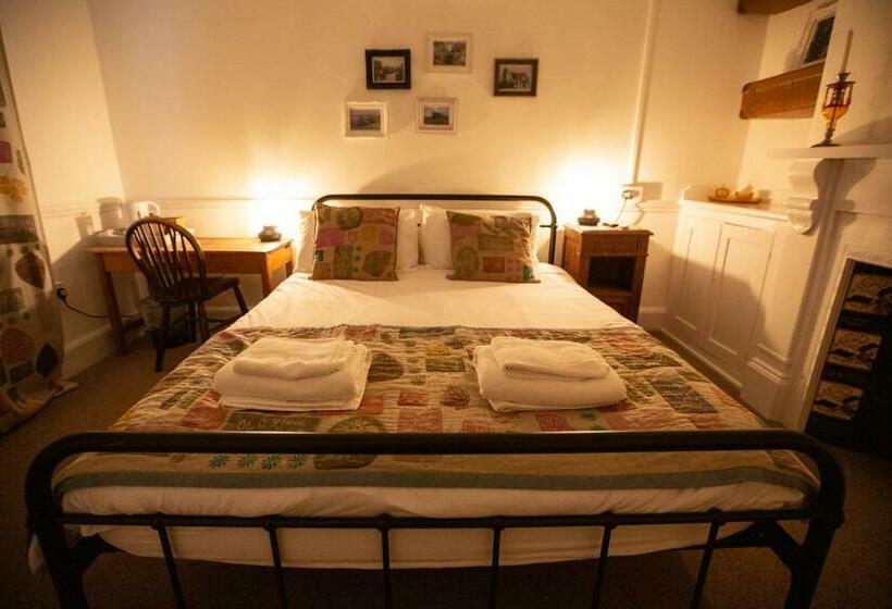 پانسیون Old School Wolverton