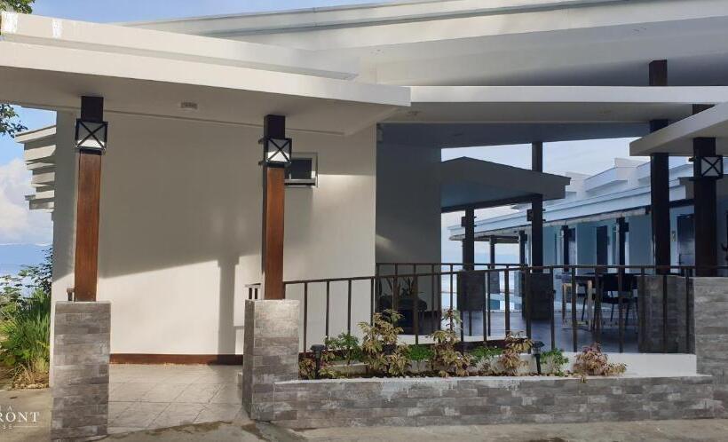 אתר נופש Alegria Water Front Beach House