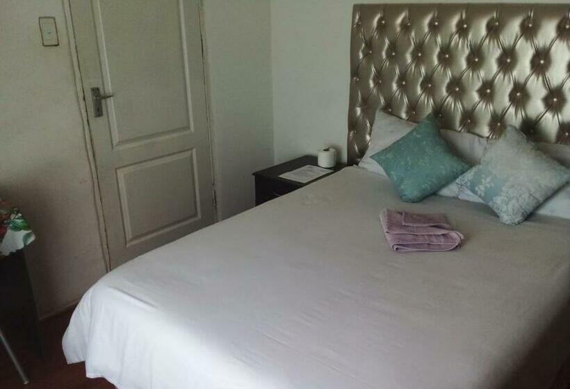 تختخواب و صبحانه Campafela Guest House