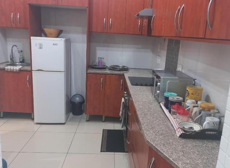 تختخواب و صبحانه Campafela Guest House