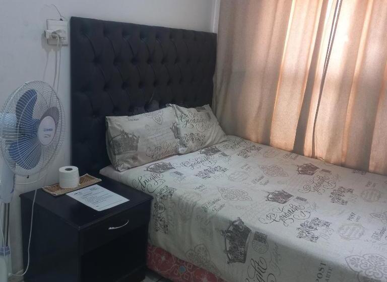 تختخواب و صبحانه Campafela Guest House