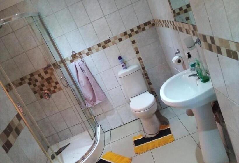 تختخواب و صبحانه Campafela Guest House