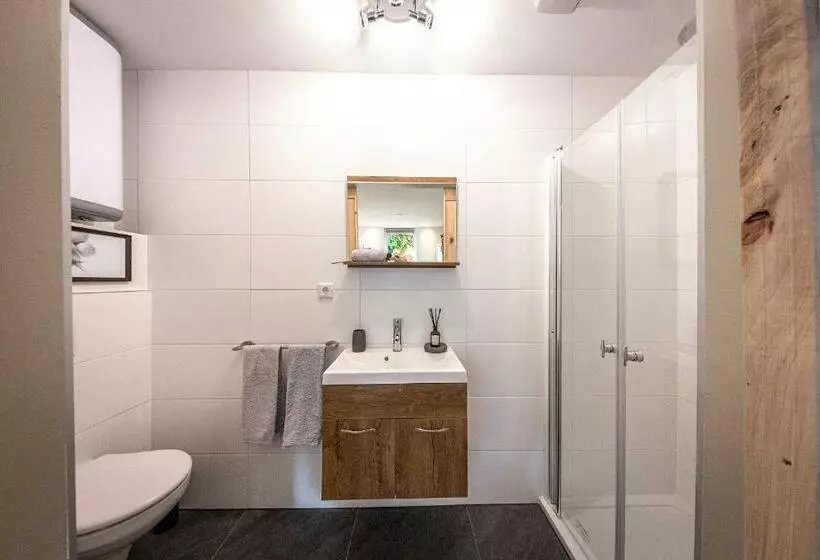 تختخواب و صبحانه Eindhoven Inn