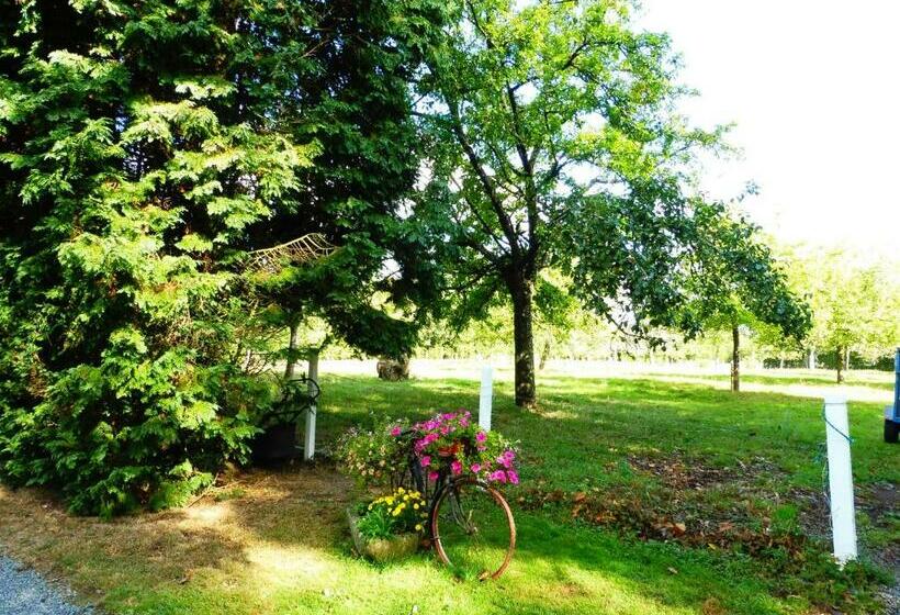 ベッドアンドブレックファースト La Guesnonniere