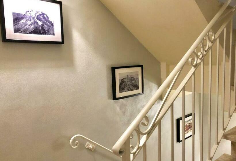 بنسيون Alessia House