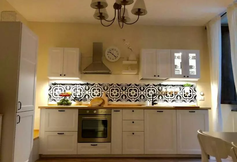 پانسیون Alessia House
