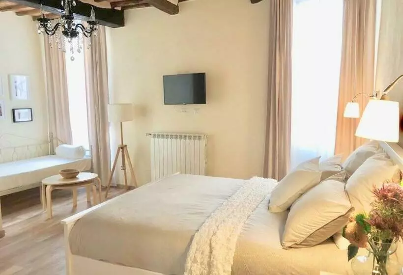 پانسیون Alessia House