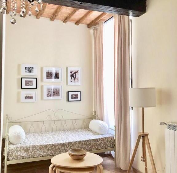 پانسیون Alessia House