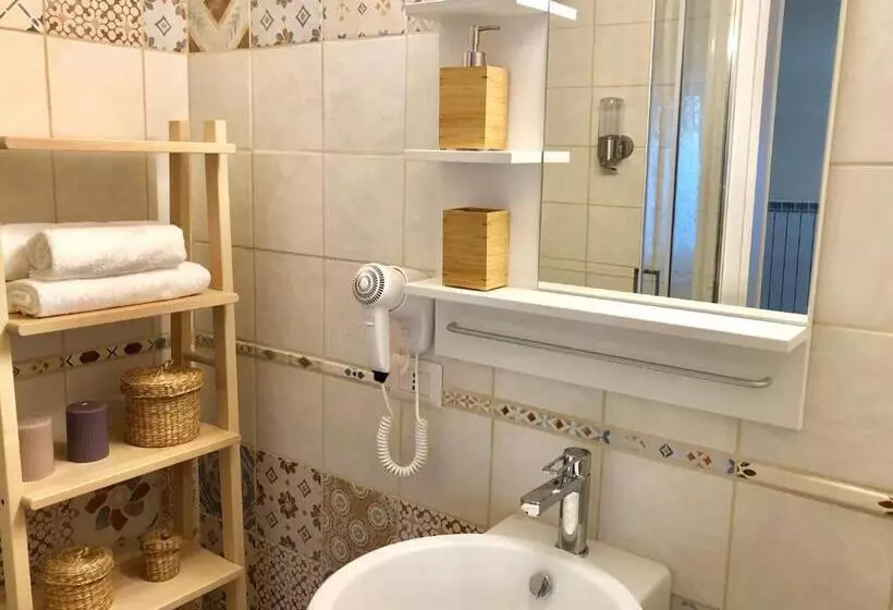 پانسیون Alessia House
