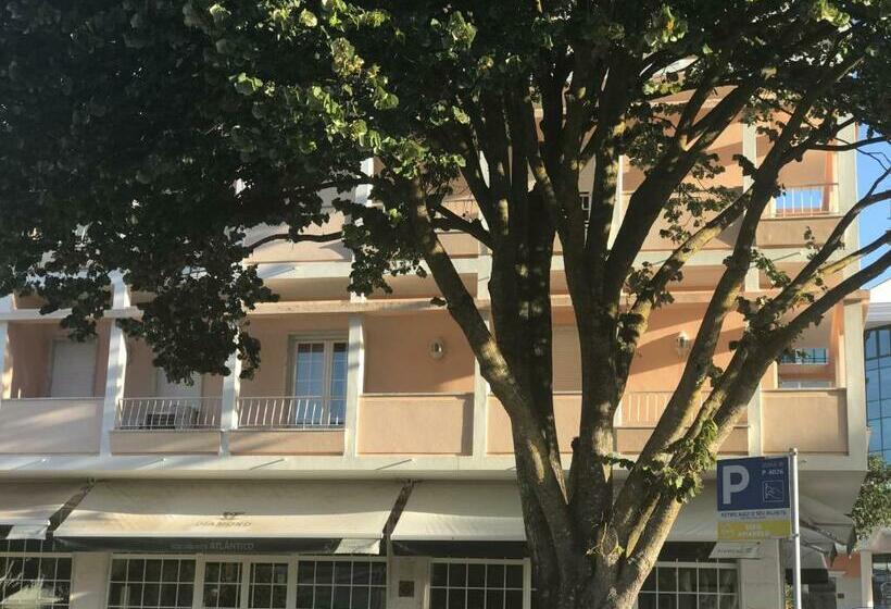 پانسیون Atlantic Waves Accommodation