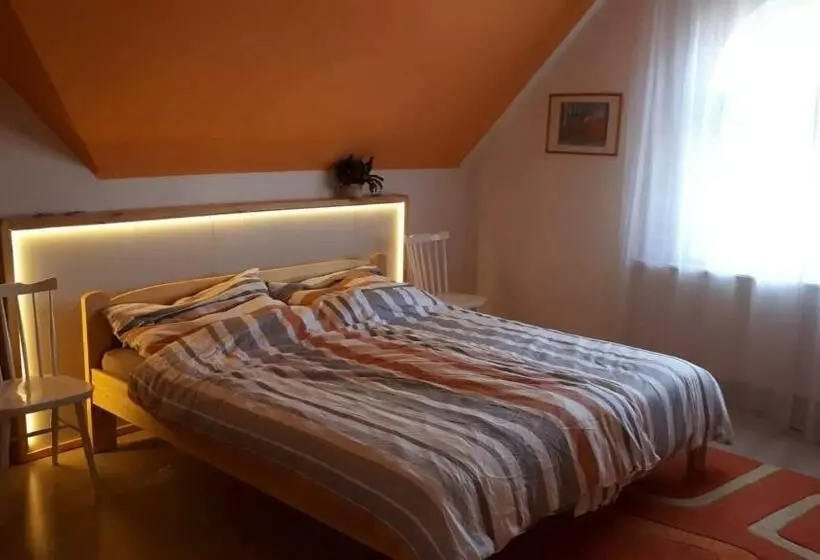 پانسیون Barátságos Ház Emelete