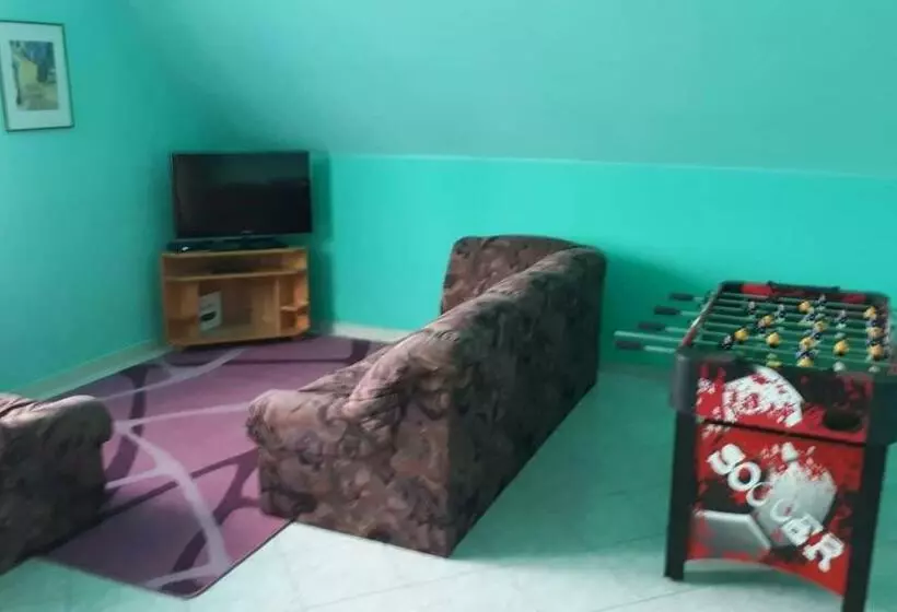 پانسیون Barátságos Ház Emelete