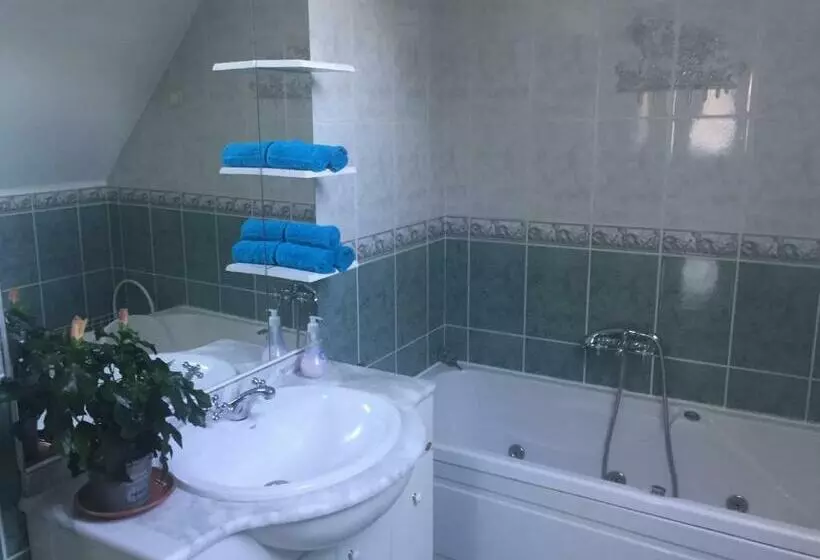 پانسیون Barátságos Ház Emelete