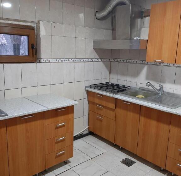 پانسیون Casa Luminita