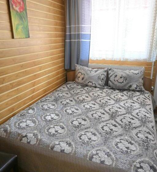 پانسیون Casa Luminita