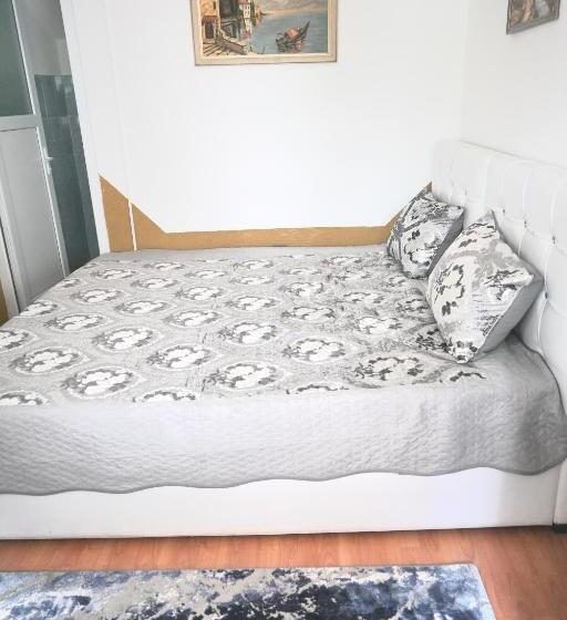 پانسیون Casa Luminita