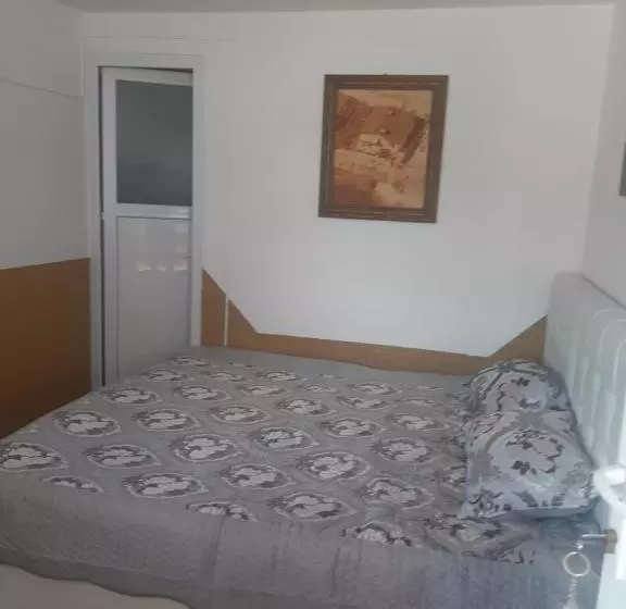 ペンション Casa Luminita