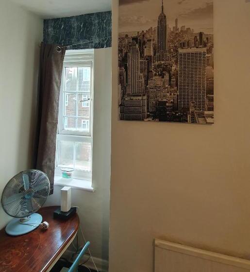 פנסיון Merciful King Room, In Zone 2 3